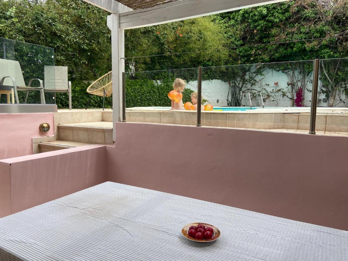 Villa Christina With Private Pool In Saronida, Near Stunning Beaches, Athens Airport & Sounio Exterior foto